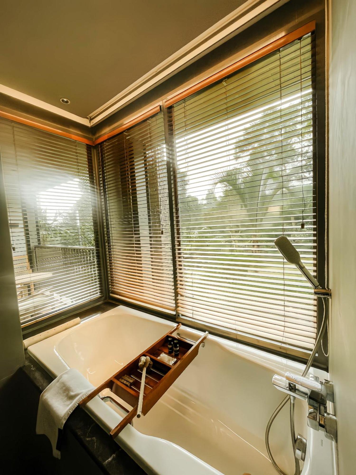 Отель The Botanica Sanctuary Пунчак Номер фото Venetian blinds